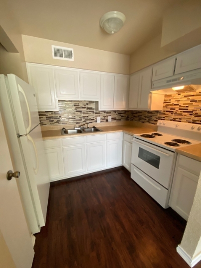 6760 Calmont Avenue - 215