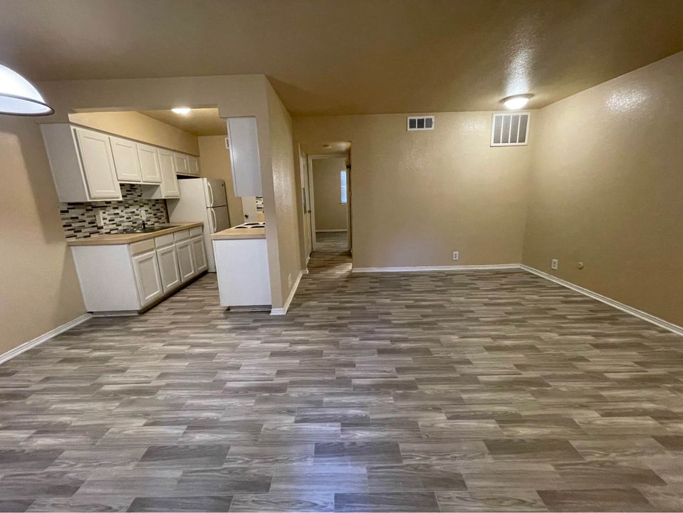 6760 Calmont Avenue - 216