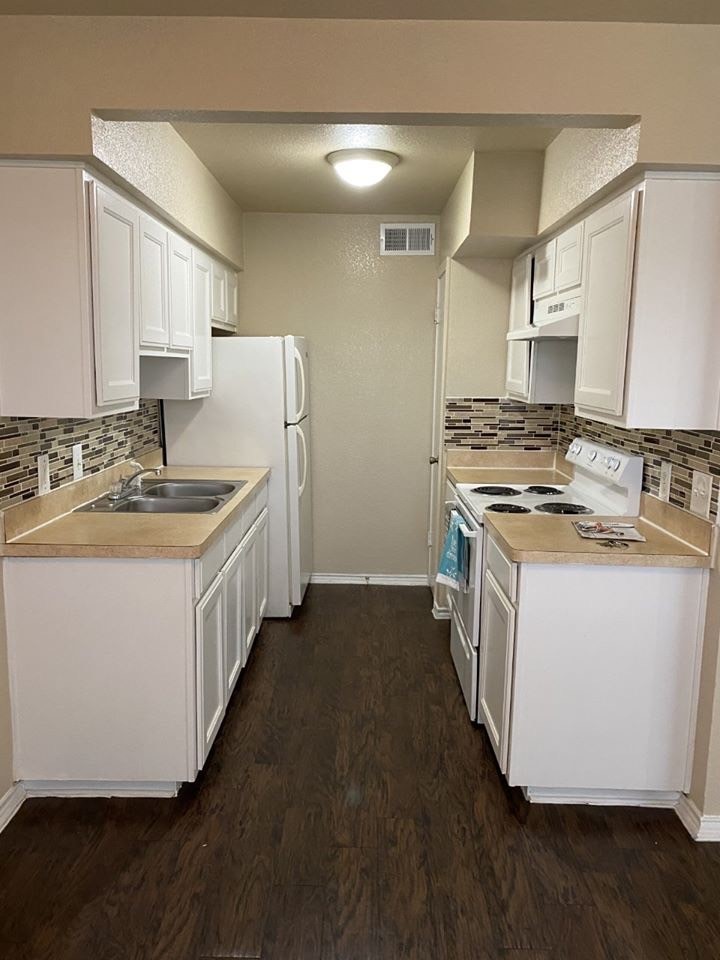 6760 Calmont Avenue - 104